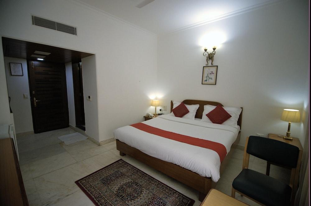 Hotel Palm Greens New Delhi Eksteriør bilde