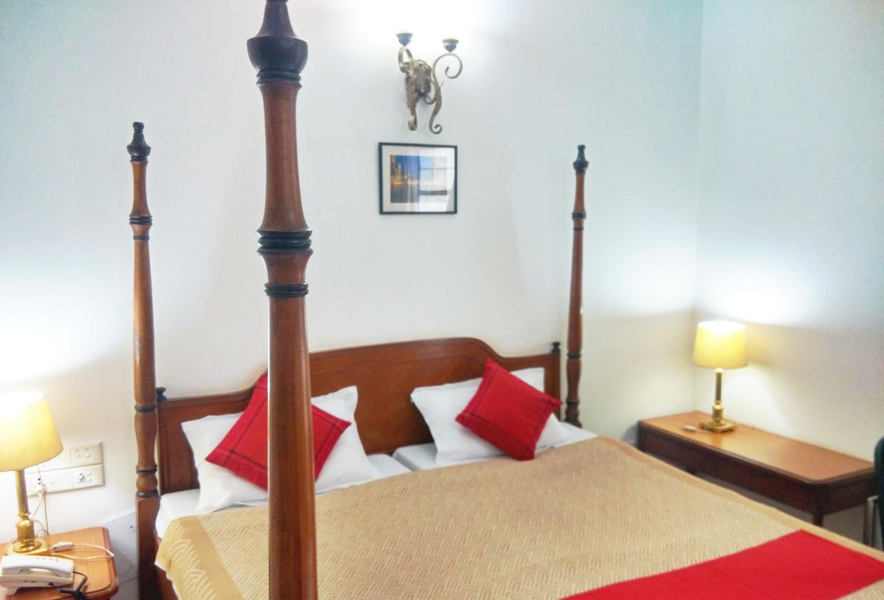 Hotel Palm Greens New Delhi Eksteriør bilde