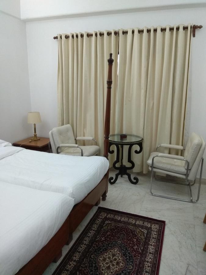 Hotel Palm Greens New Delhi Eksteriør bilde
