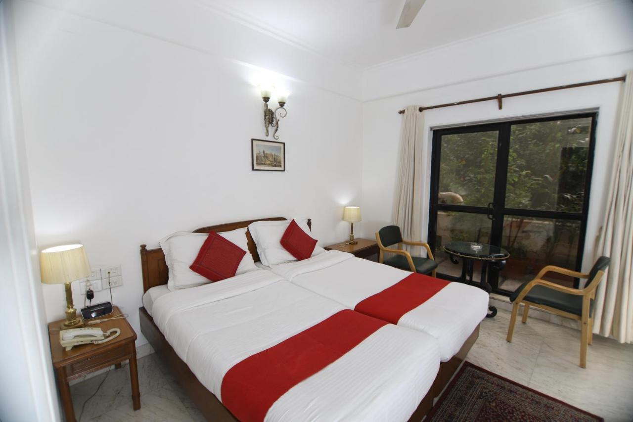 Hotel Palm Greens New Delhi Eksteriør bilde