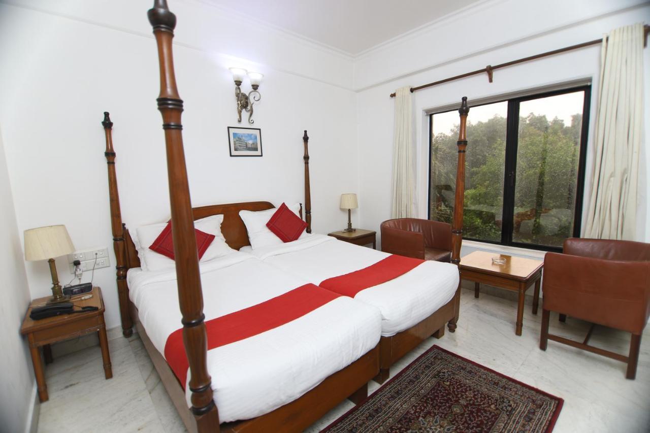 Hotel Palm Greens New Delhi Eksteriør bilde